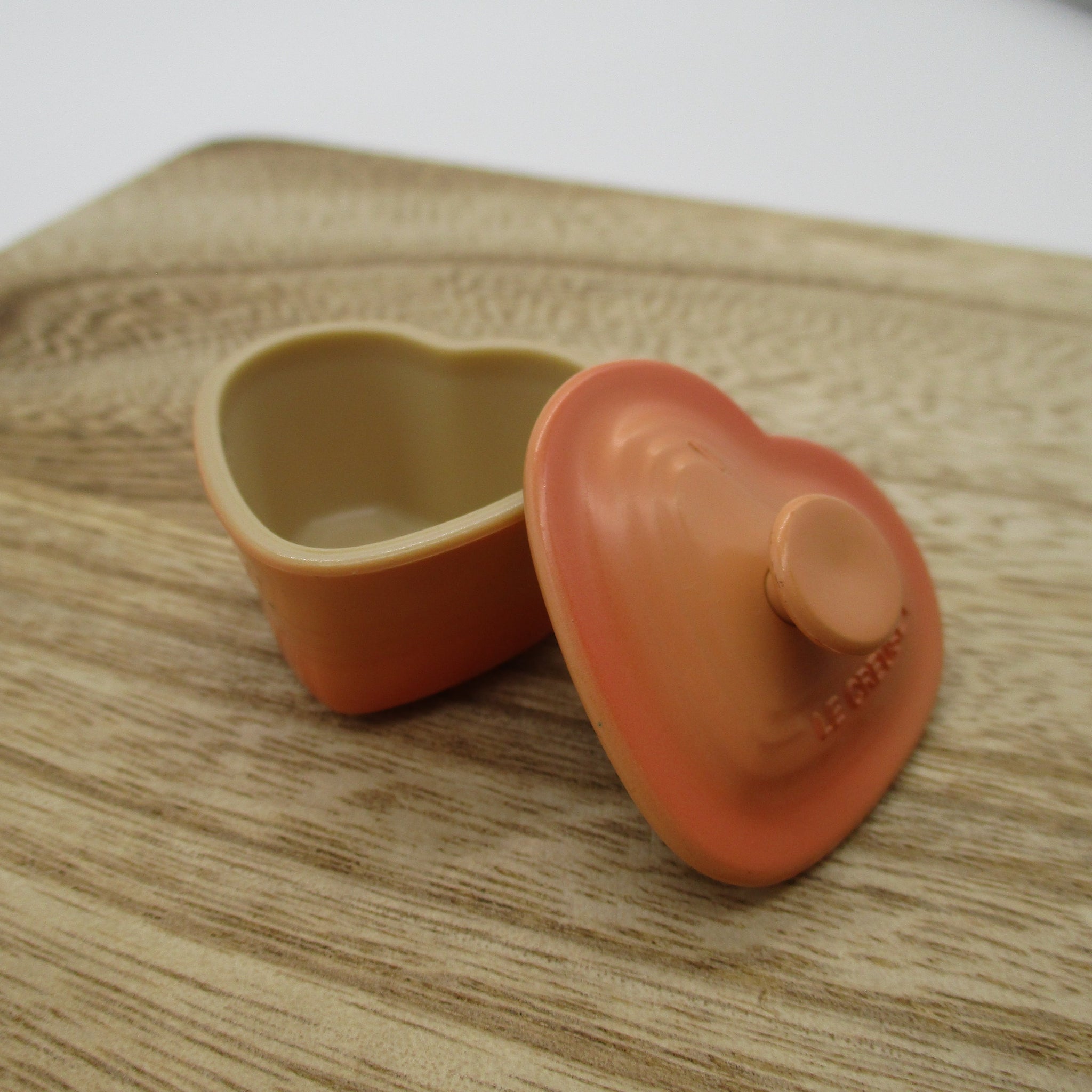 LE CREUSET KIRIN Novelty heart case 1pcs orange about 3.5cm