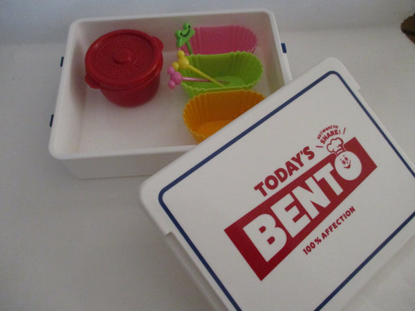 White Todays Blue Lunch Box Bento 540ml