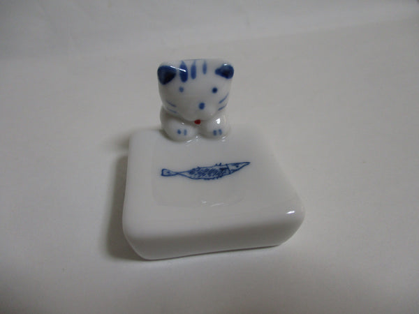 PorcelainChops Chopsticks Rest Fish and Cat 1pcs